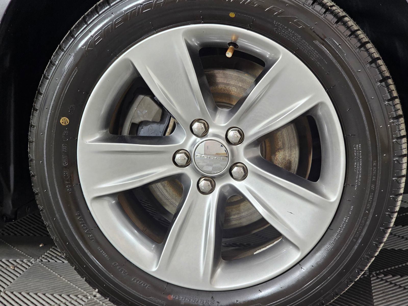 Used 2021 Dodge Challenger SXT image 9