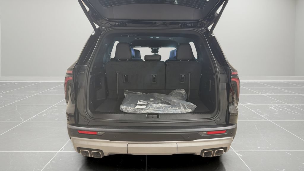 Used 2026 Chevrolet Traverse LT w/ Driver Confidence Package AWD/4WD image 16