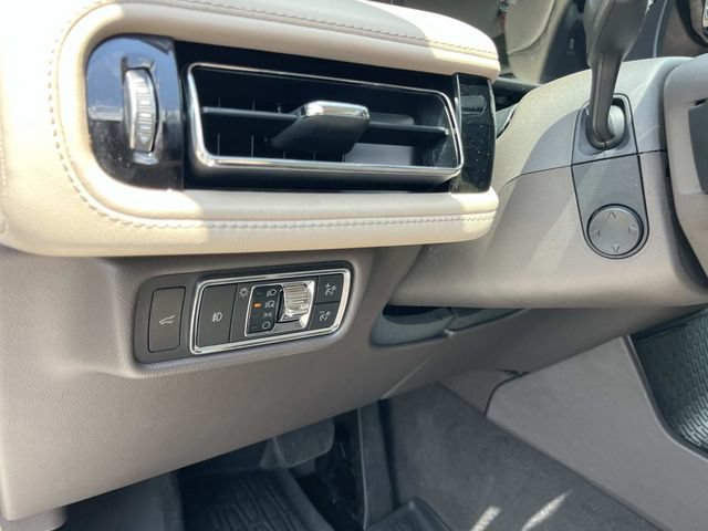 Used 2023 Lincoln Aviator Reserve w/ Equipment Group 201A AWD/4WD image 34