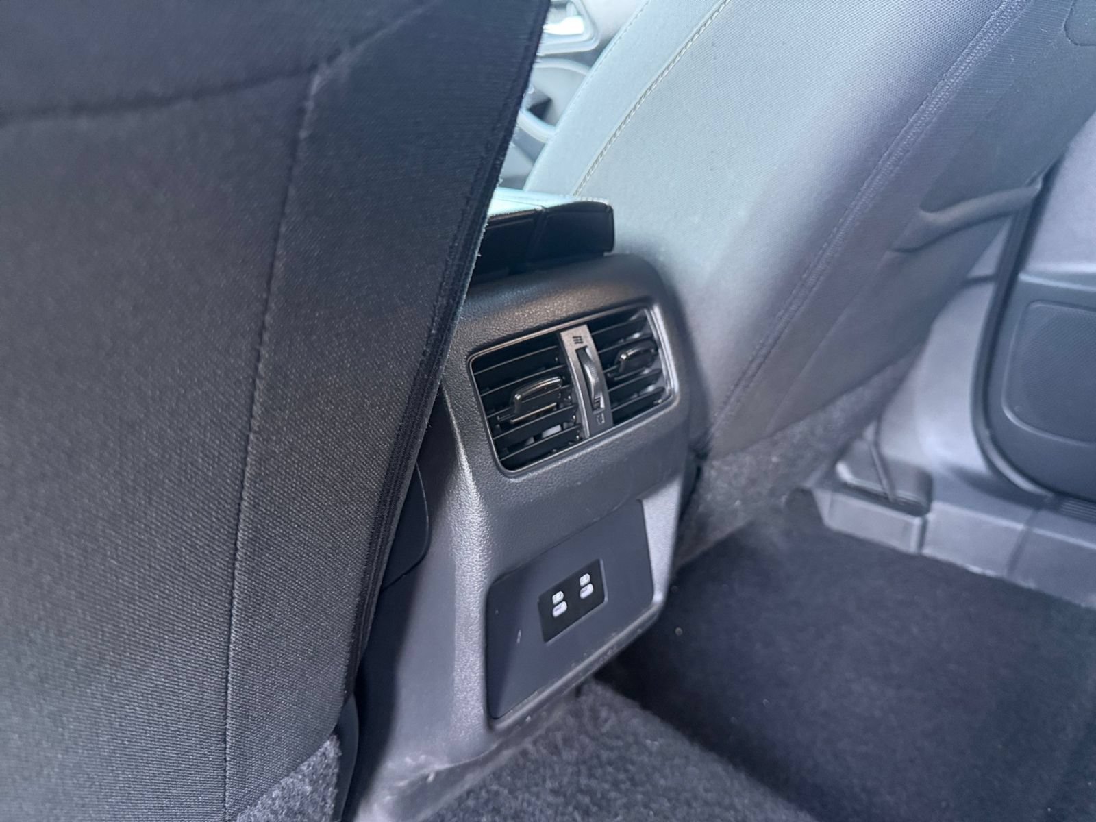 Used 2025 Nissan Rogue SV FWD image 24