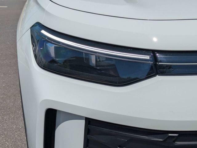 New 2026 Volkswagen Tiguan S FWD image 10