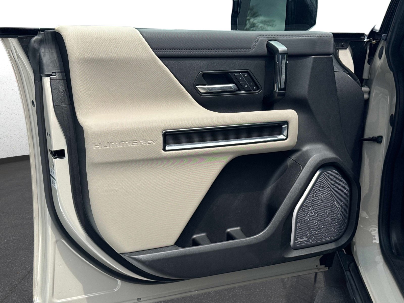 Used 2026 GMC Hummer EV SUV AWD/4WD image 18