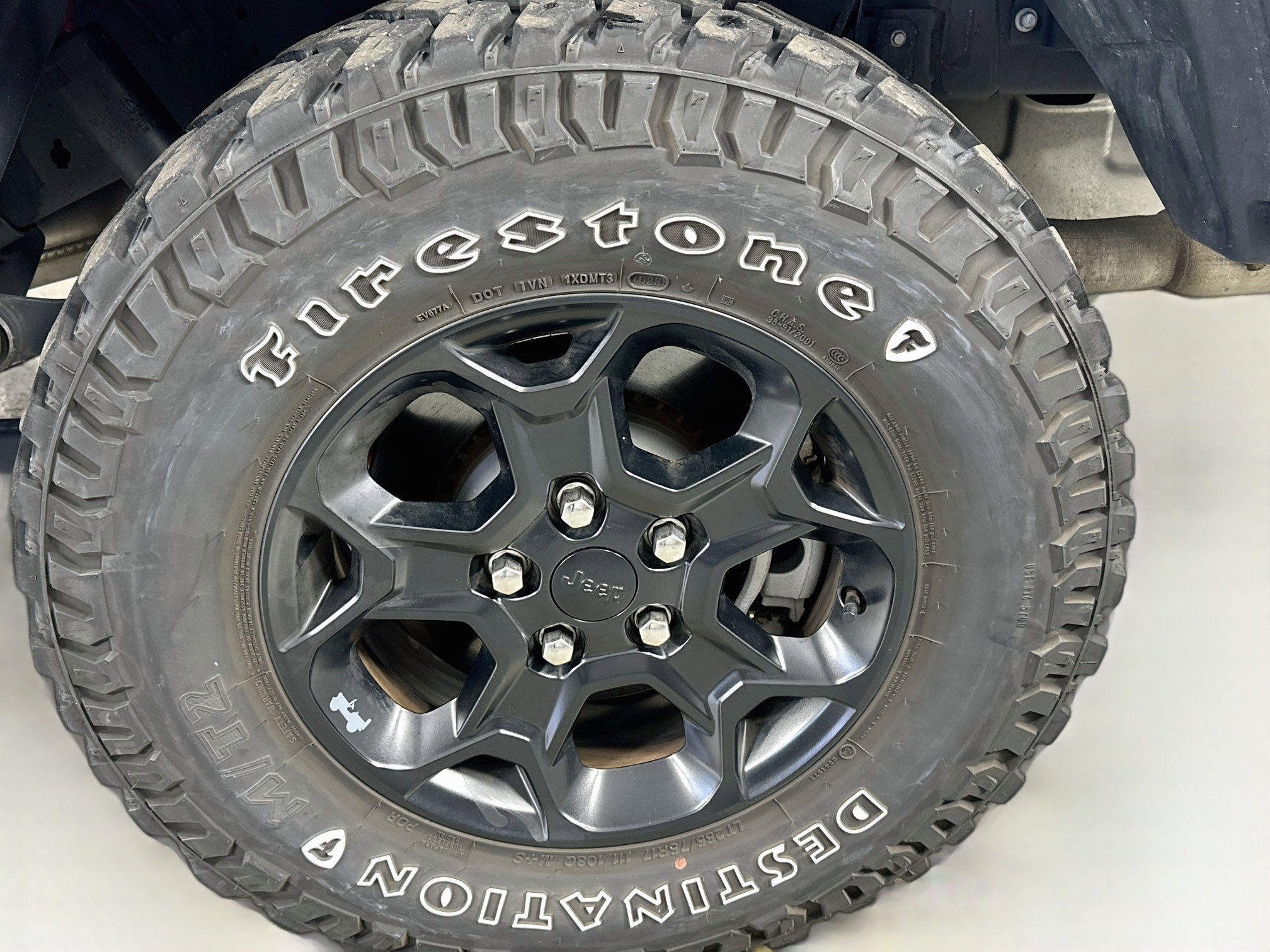Used 2023 Jeep Gladiator Willys AWD/4WD image 29