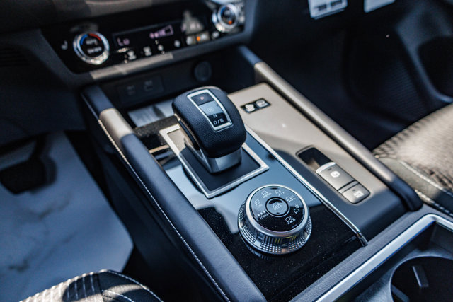 New 2025 Mitsubishi Outlander ES image 27