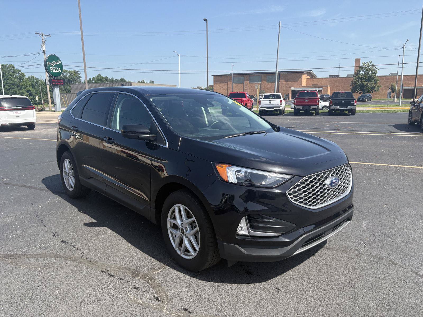 Used 2023 Ford Edge SEL w/ Convenience Package AWD/4WD image 2