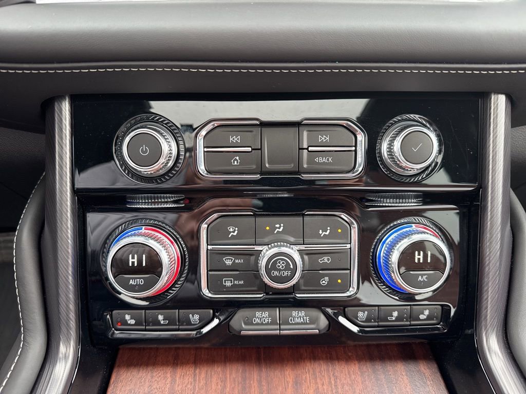 Used 2024 GMC Yukon XL Denali Ultimate w/ LPO, Illumination Package image 27