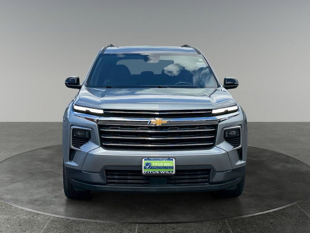 Used 2025 Chevrolet Traverse LT w/ Sun and Wheel Package AWD/4WD image 3