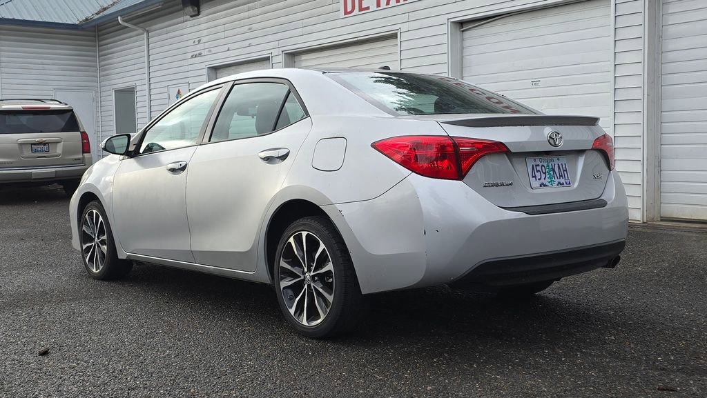 Used 2017 Toyota Corolla XSE image 5