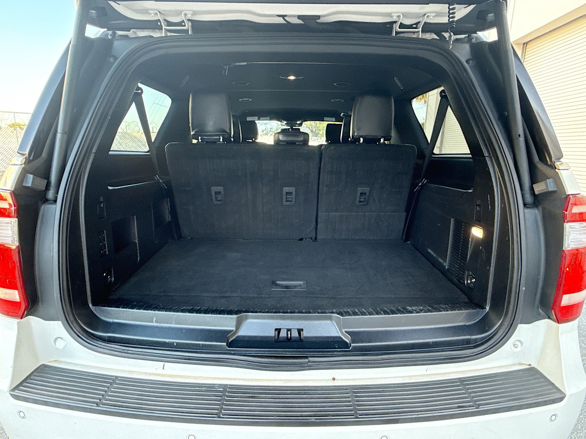 Used 2018 Ford Expedition Max XLT w/ Equipment Group 202A image 25