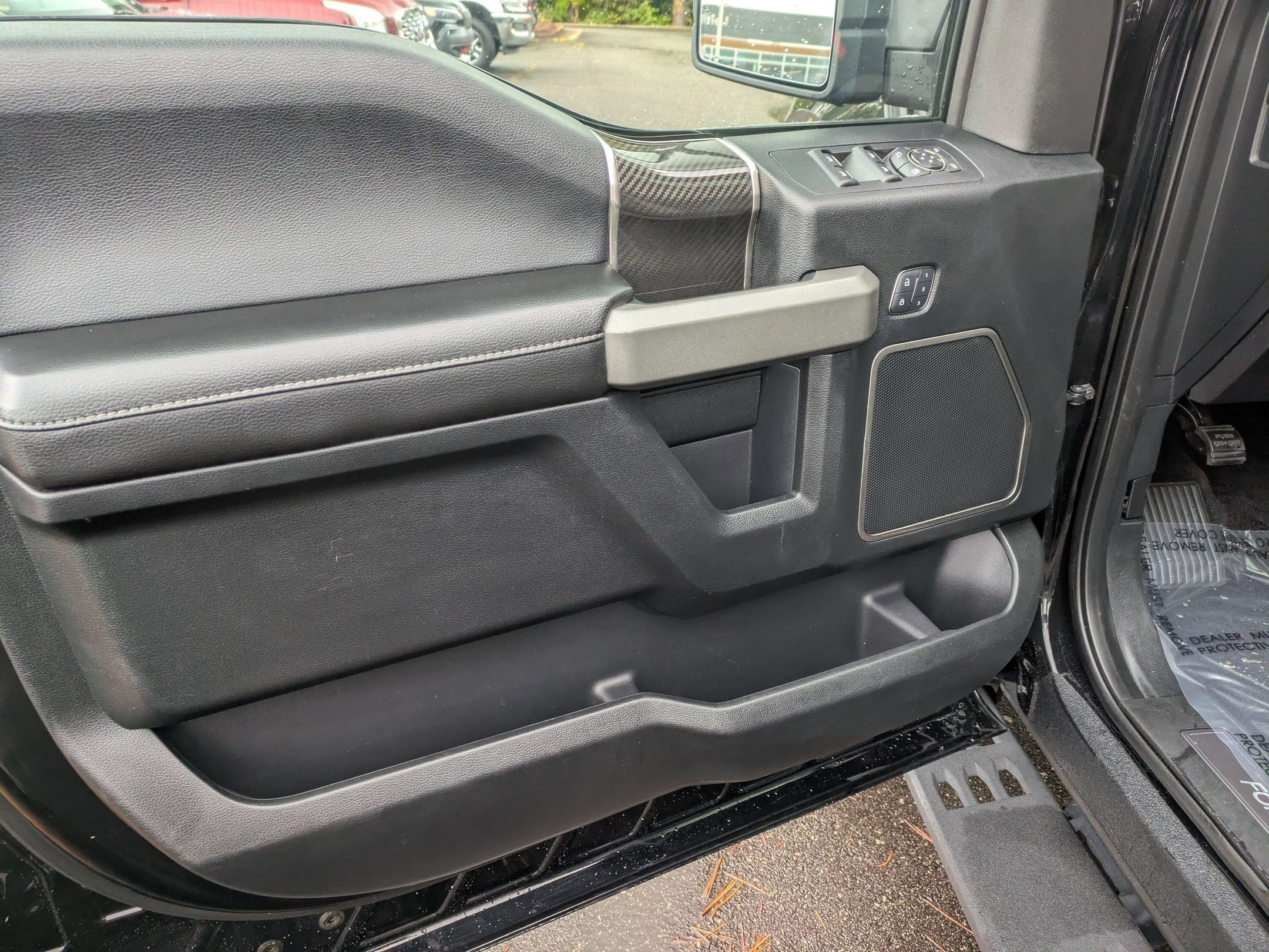 Used 2018 Ford F150 Raptor w/ Equipment Group 802A Luxury image 18