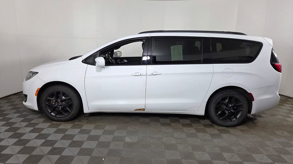 Used 2018 Chrysler Pacifica Touring-L Plus w/ S Appearance Package FWD image 5