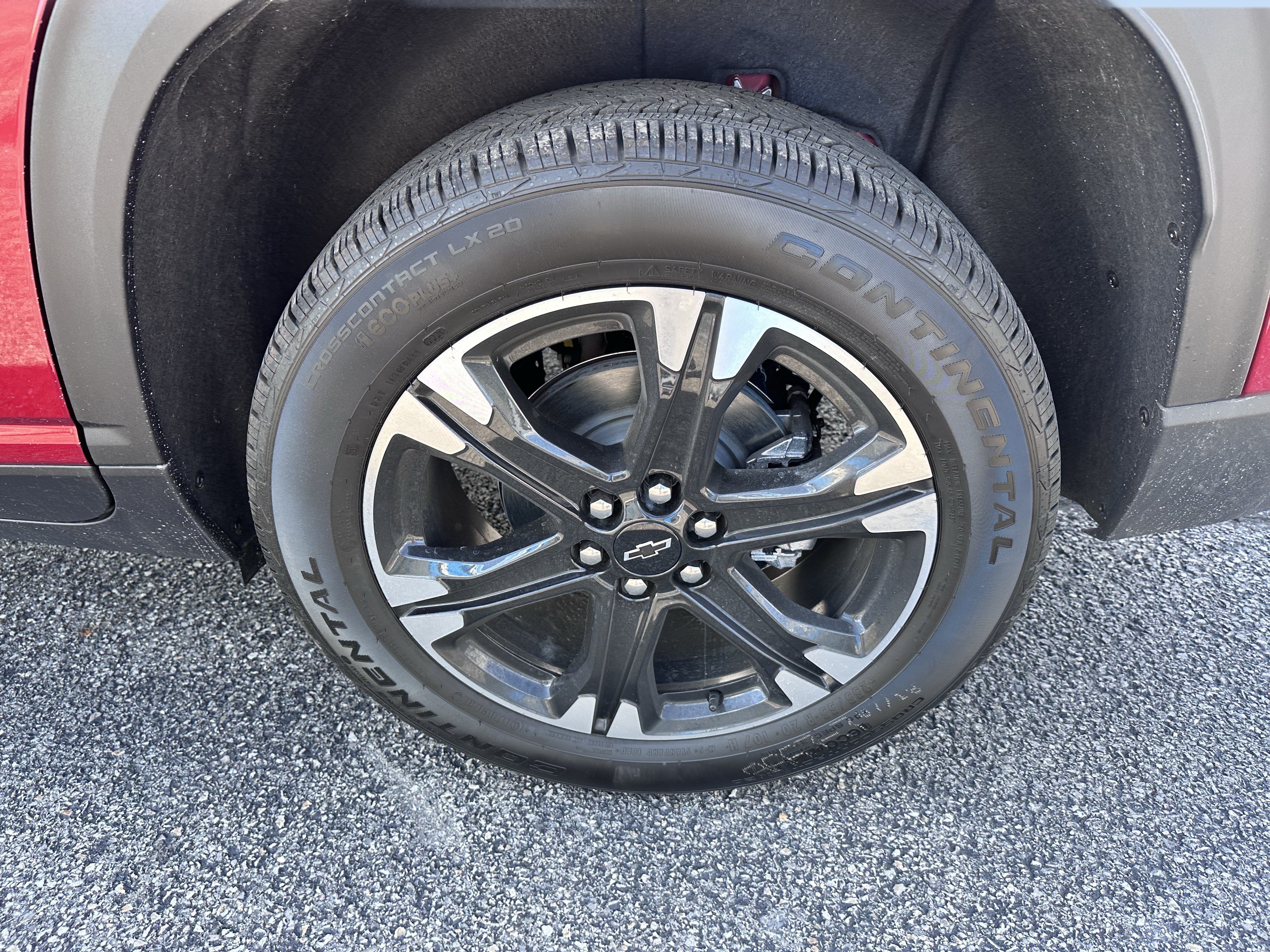 New 2027 Chevrolet Traverse LT w/ Sun and Wheel Package AWD/4WD image 5