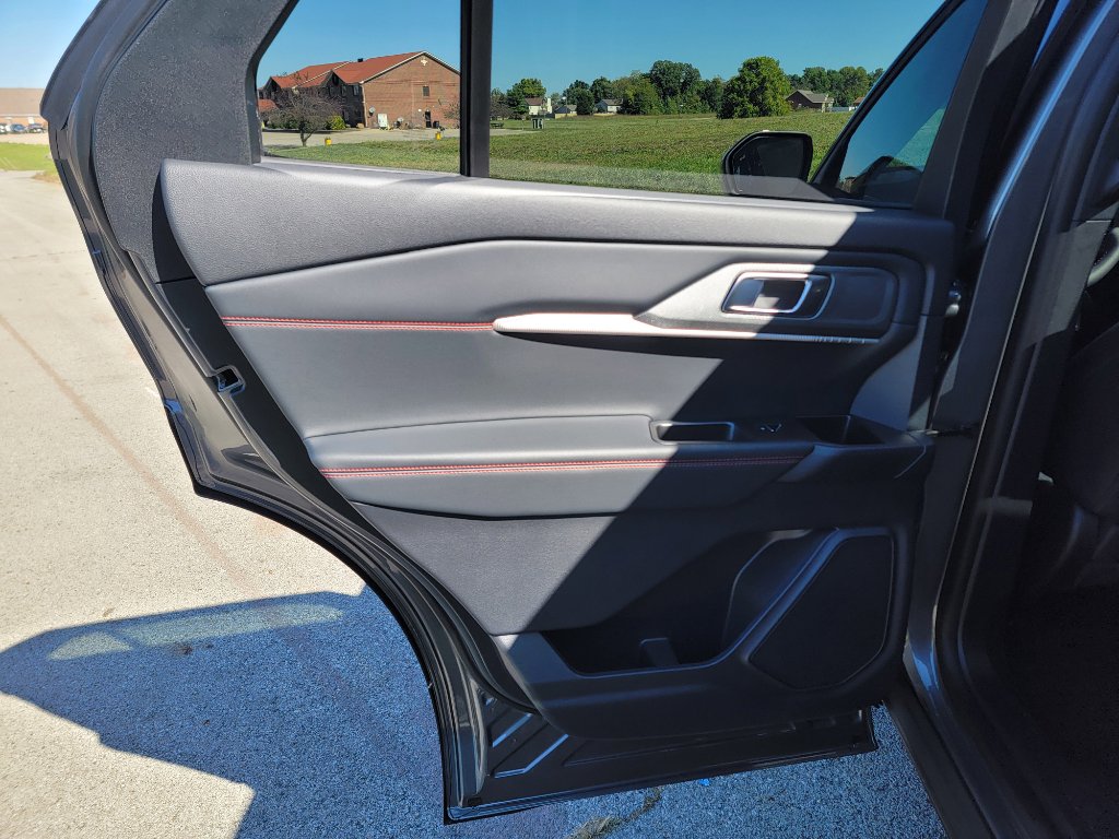 New 2026 Ford Explorer ST-Line w/ ST-Line Street Pack image 30