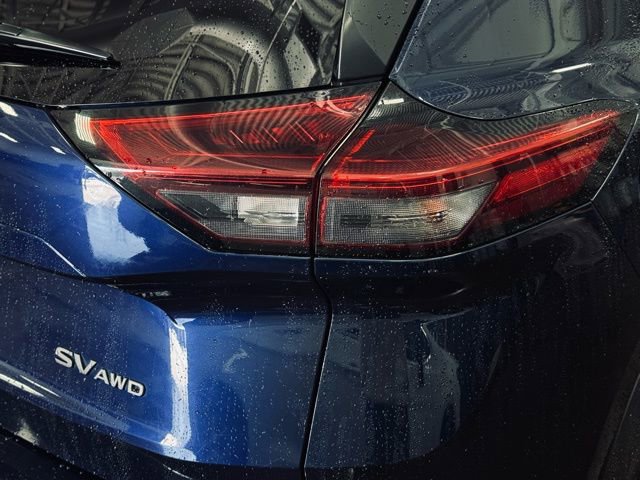 Used 2024 Nissan Rogue SV image 7