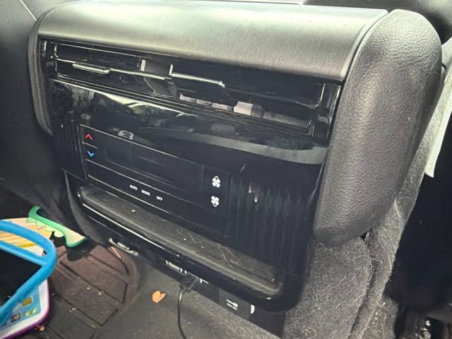 Used 2025 Jeep Wagoneer 4WD image 23