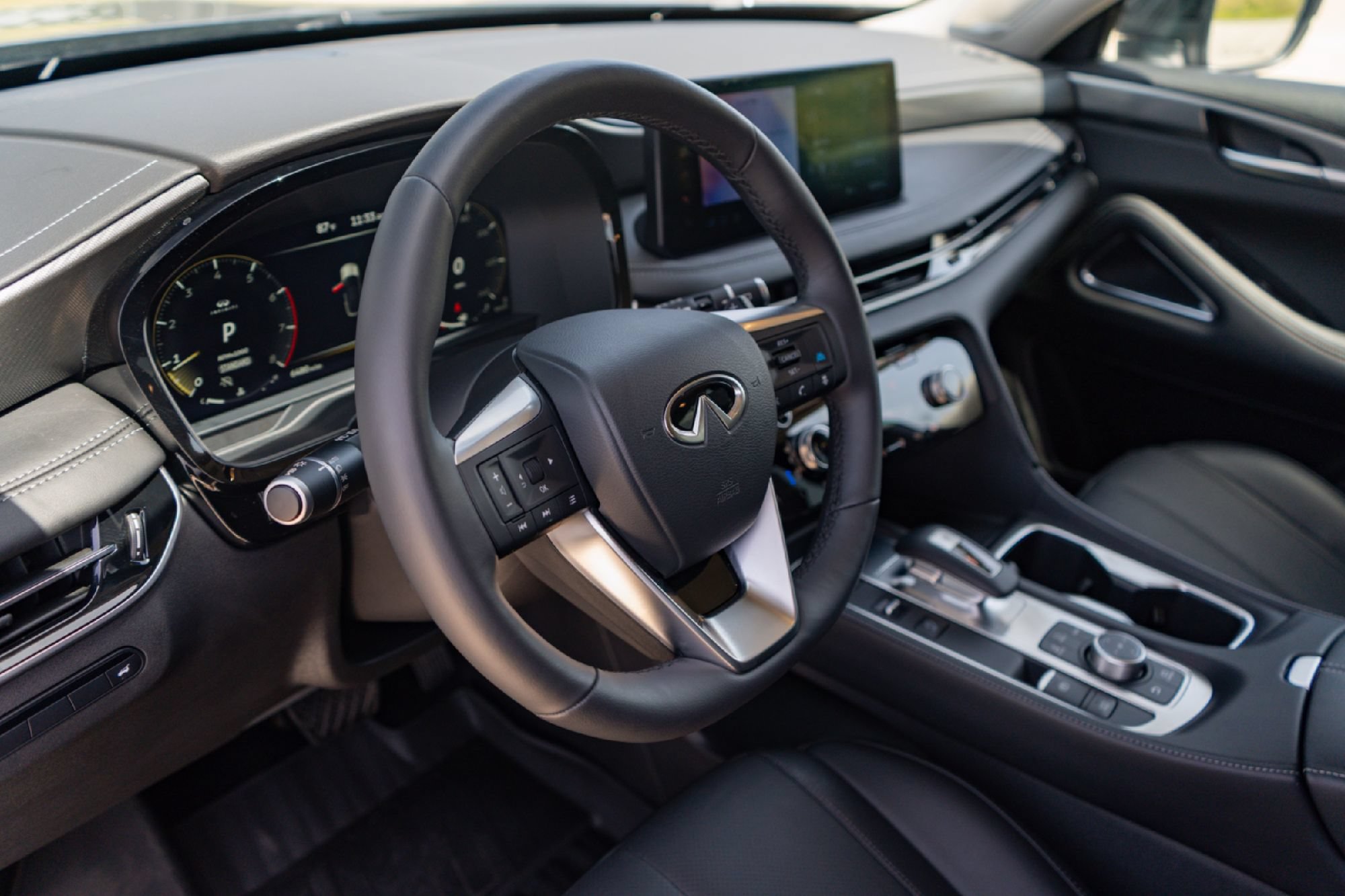 Certified 2026 INFINITI QX60 Luxe w/ Cargo Package FWD image 9