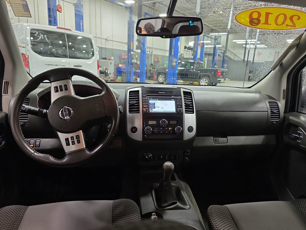 Used 2018 Nissan Frontier PRO-4X AWD/4WD image 19