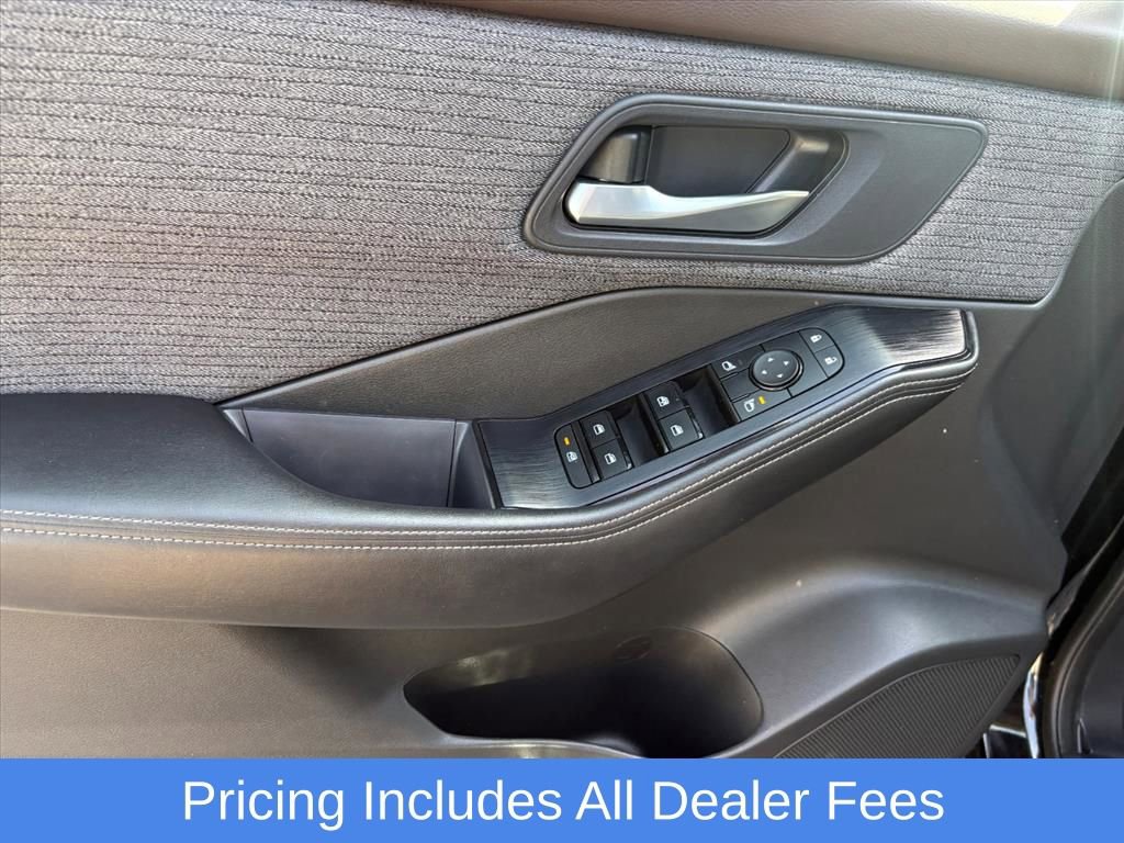 Certified 2022 Nissan Rogue SV AWD/4WD image 24