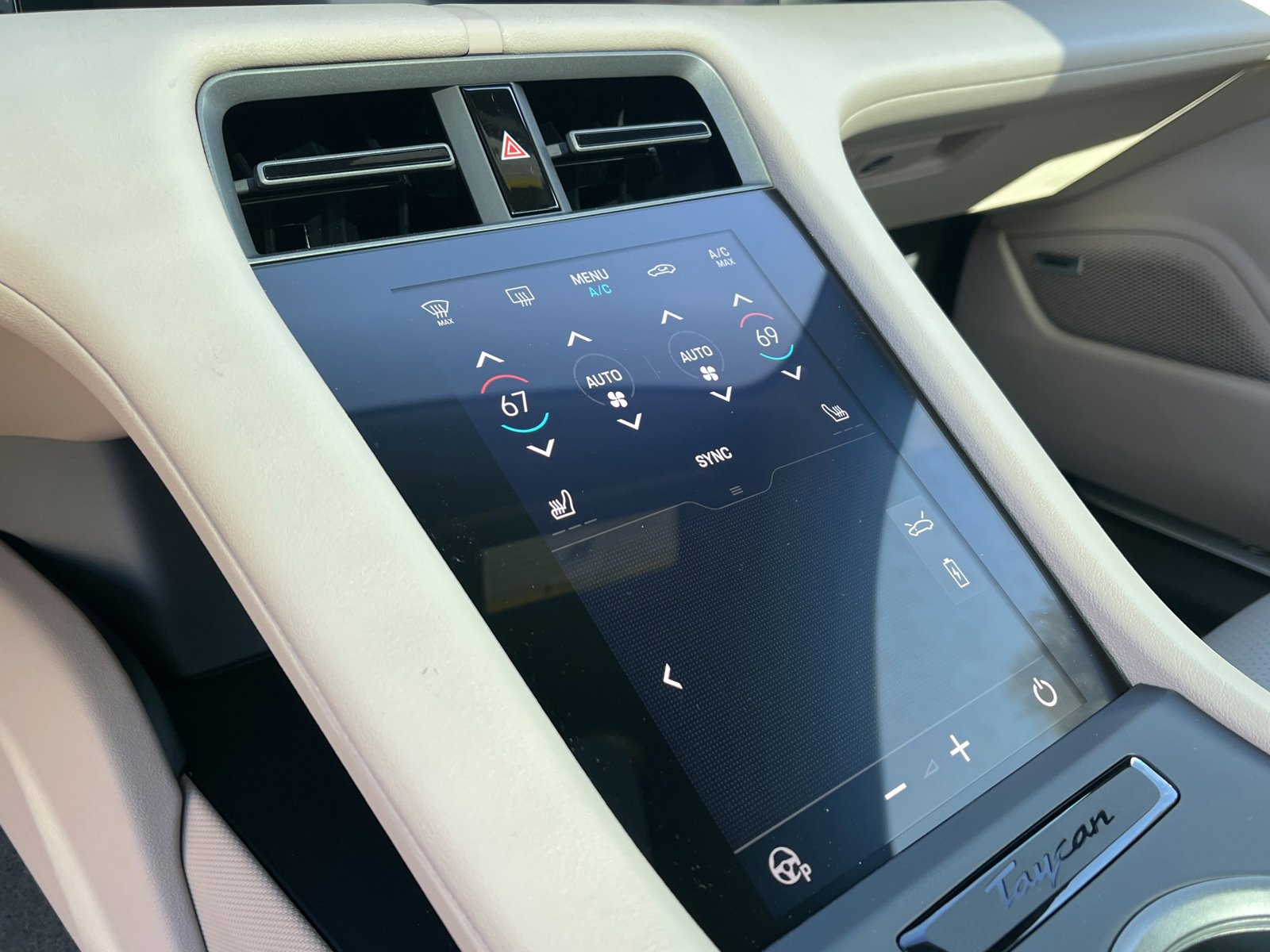 New 2025 Porsche Taycan image 19