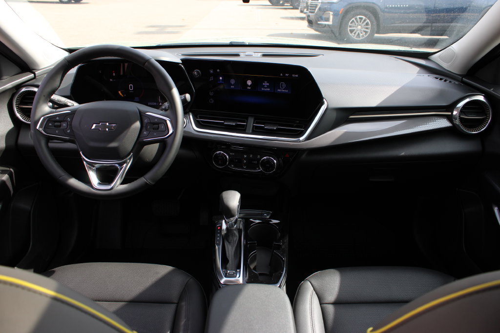 Used 2025 Chevrolet Trax ACTIV w/ Sunroof Package FWD image 36