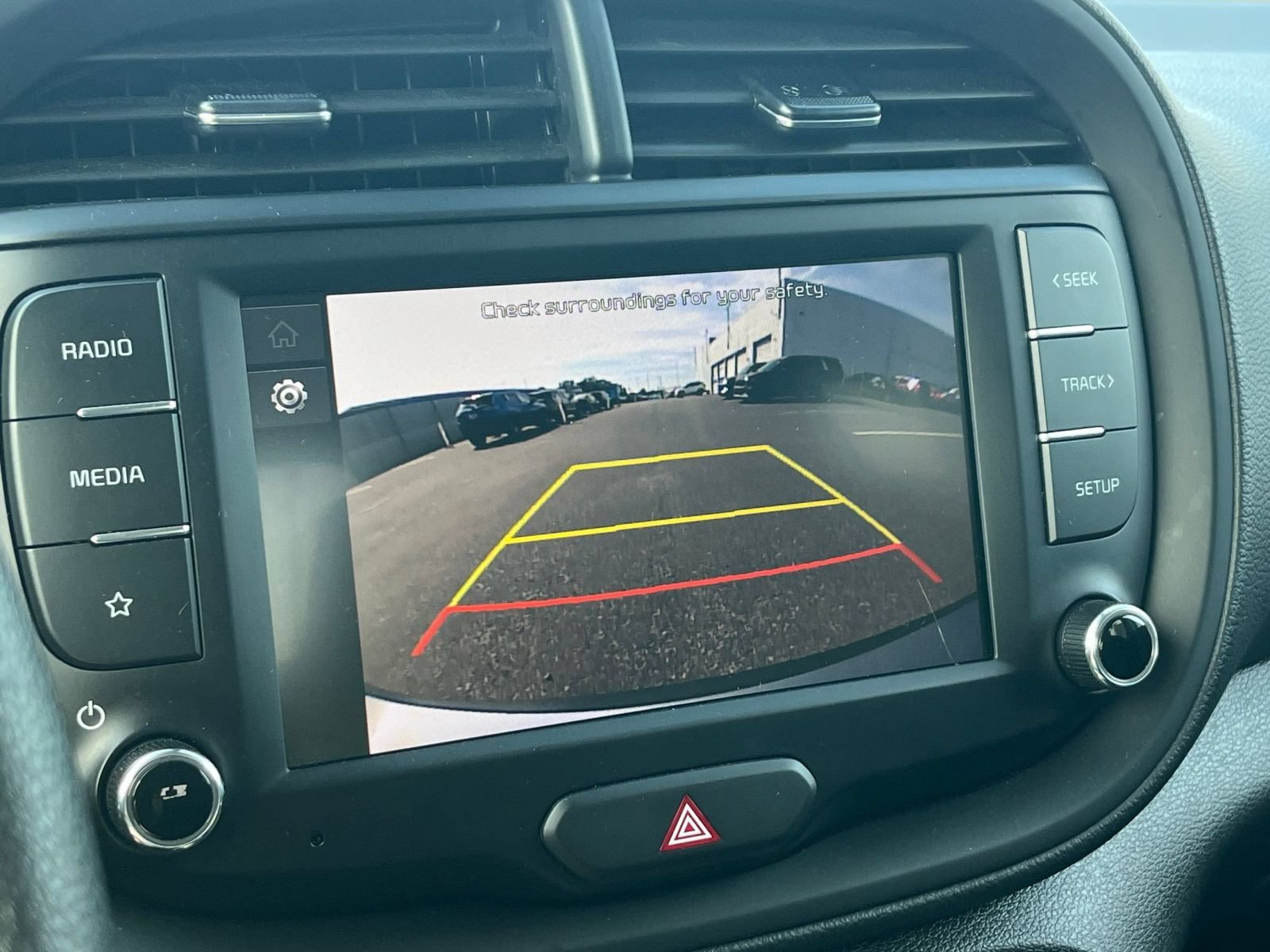 Used 2025 Kia Soul LX w/ LX Technology Package FWD image 21