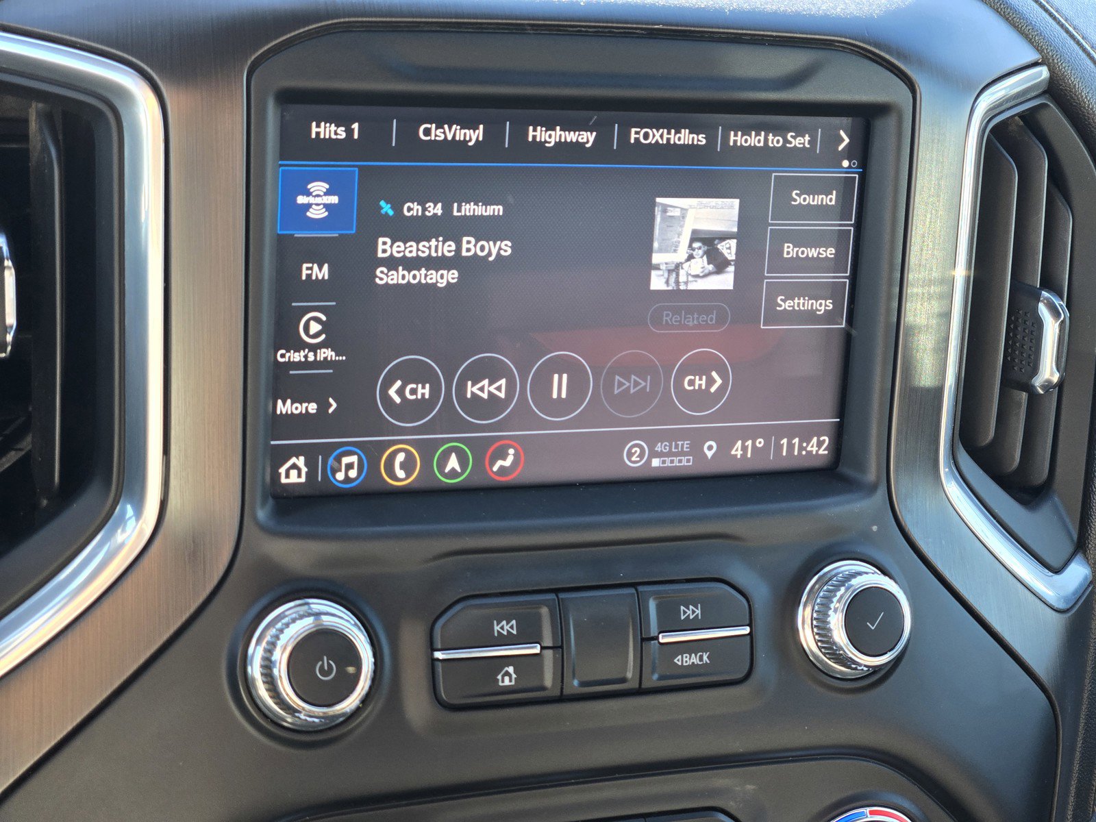 Used 2022 GMC Sierra 2500 AT4 w/ AT4 Premium Plus Package image 17