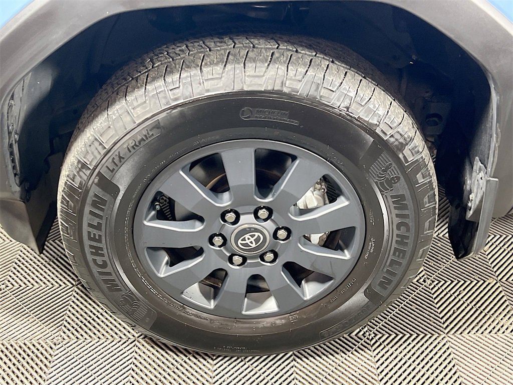 Certified 2025 Toyota Land Cruiser image 28