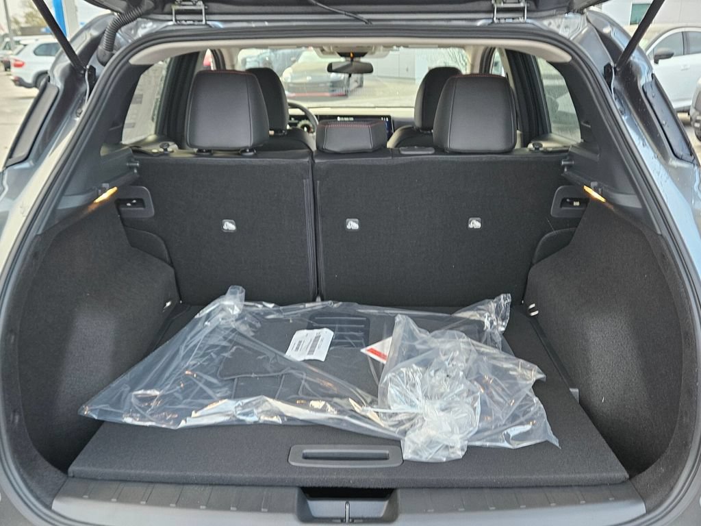 New 2026 Nissan Kicks SR FWD image 11