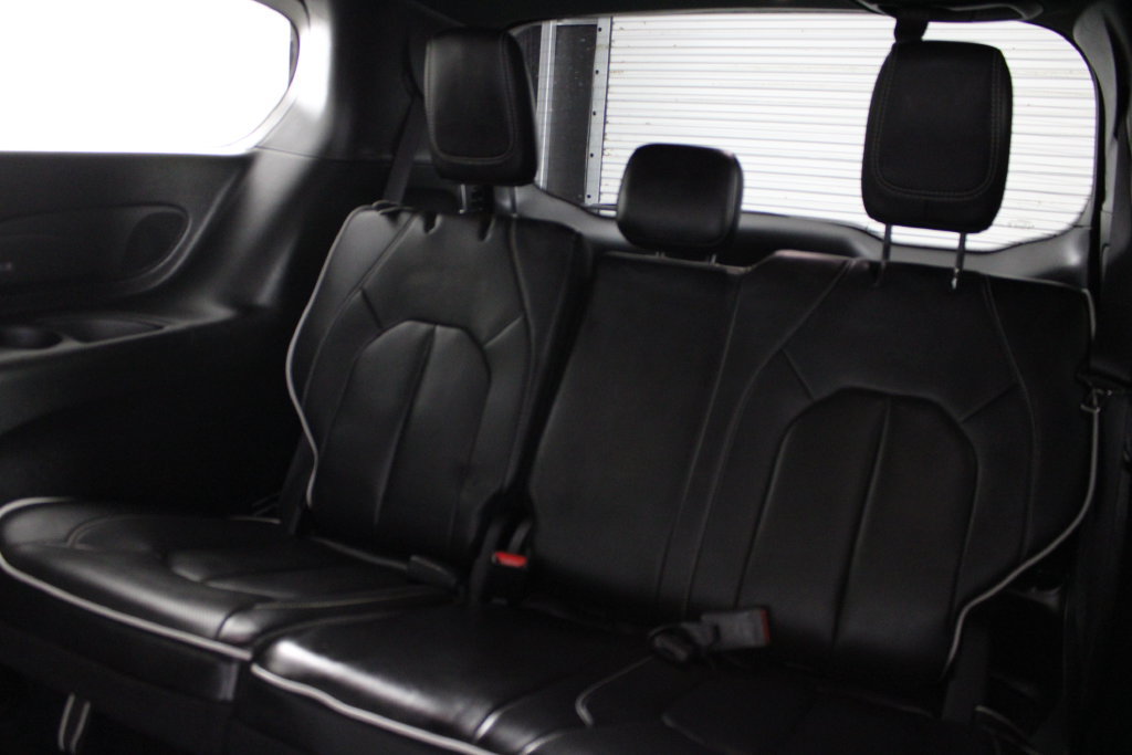 Used 2026 Chrysler Pacifica Limited FWD image 20