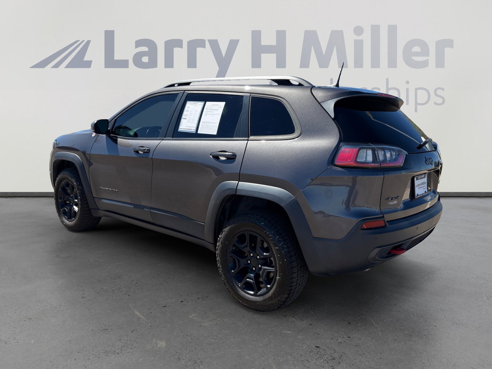 Used 2015 Jeep Cherokee Sport w/ Sport Appearance Group image 4