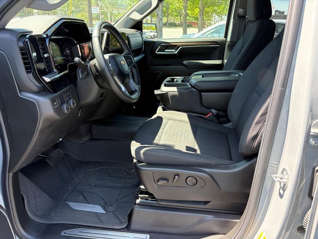 Used 2024 Chevrolet Silverado 1500 LT RWD image 15