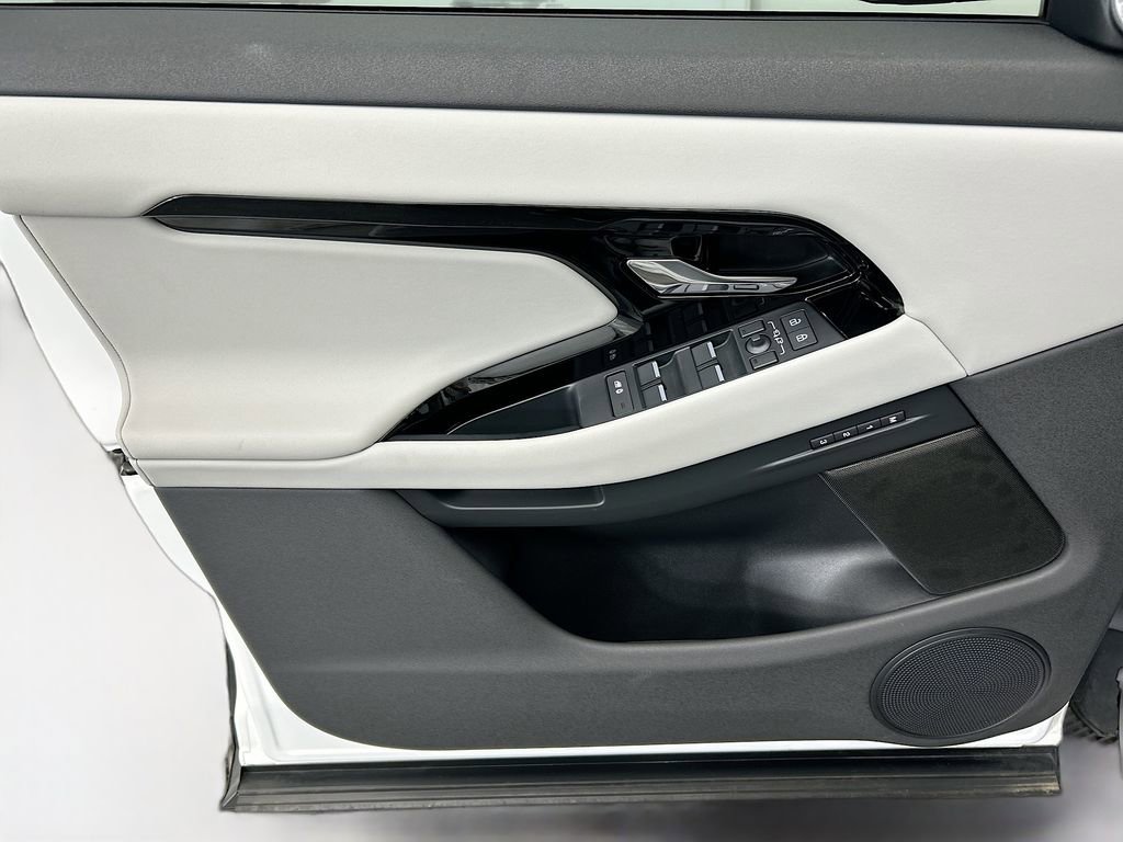 Used 2025 Land Rover Range Rover Evoque S image 23