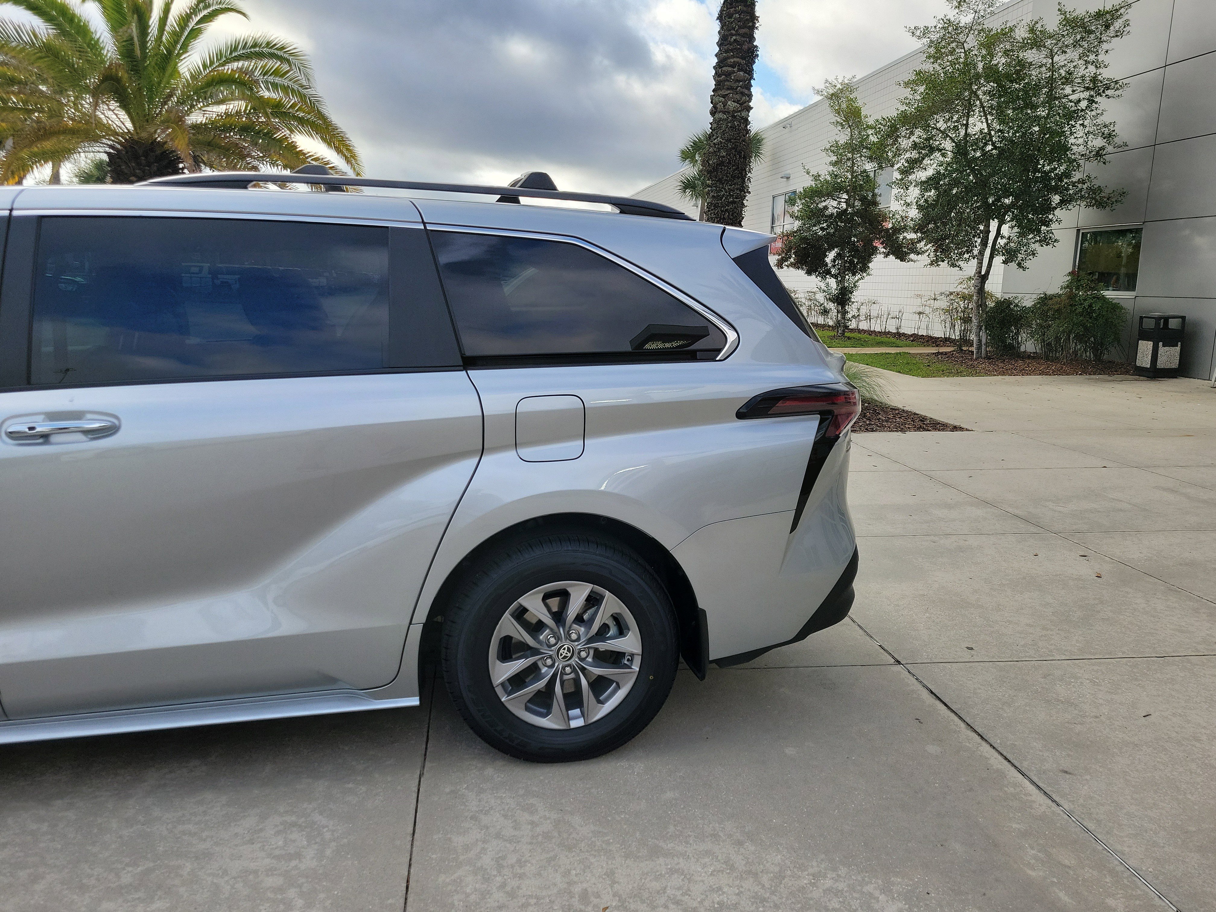 Certified 2024 Toyota Sienna XLE image 4