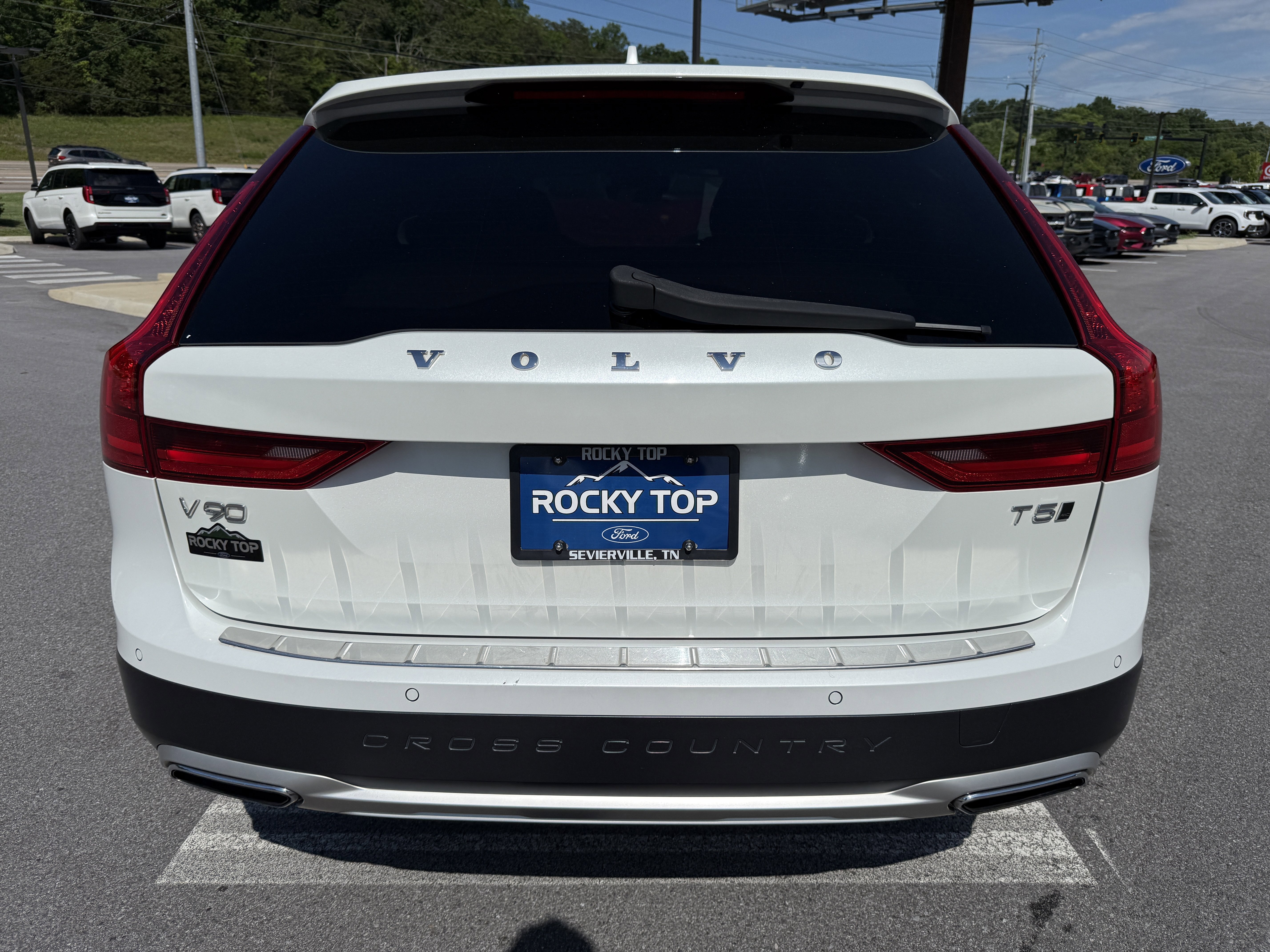 Used 2018 Volvo V90 T5 Cross Country w/ Convenience Package AWD/4WD image 6