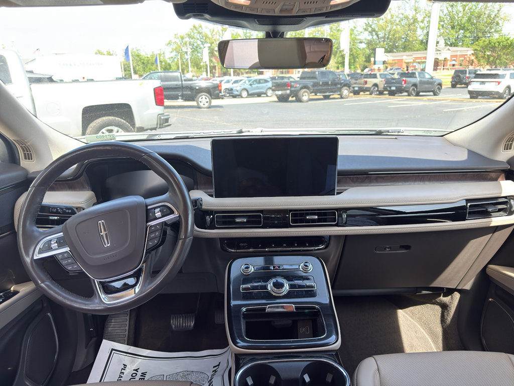 Used 2023 Lincoln Nautilus Reserve image 10