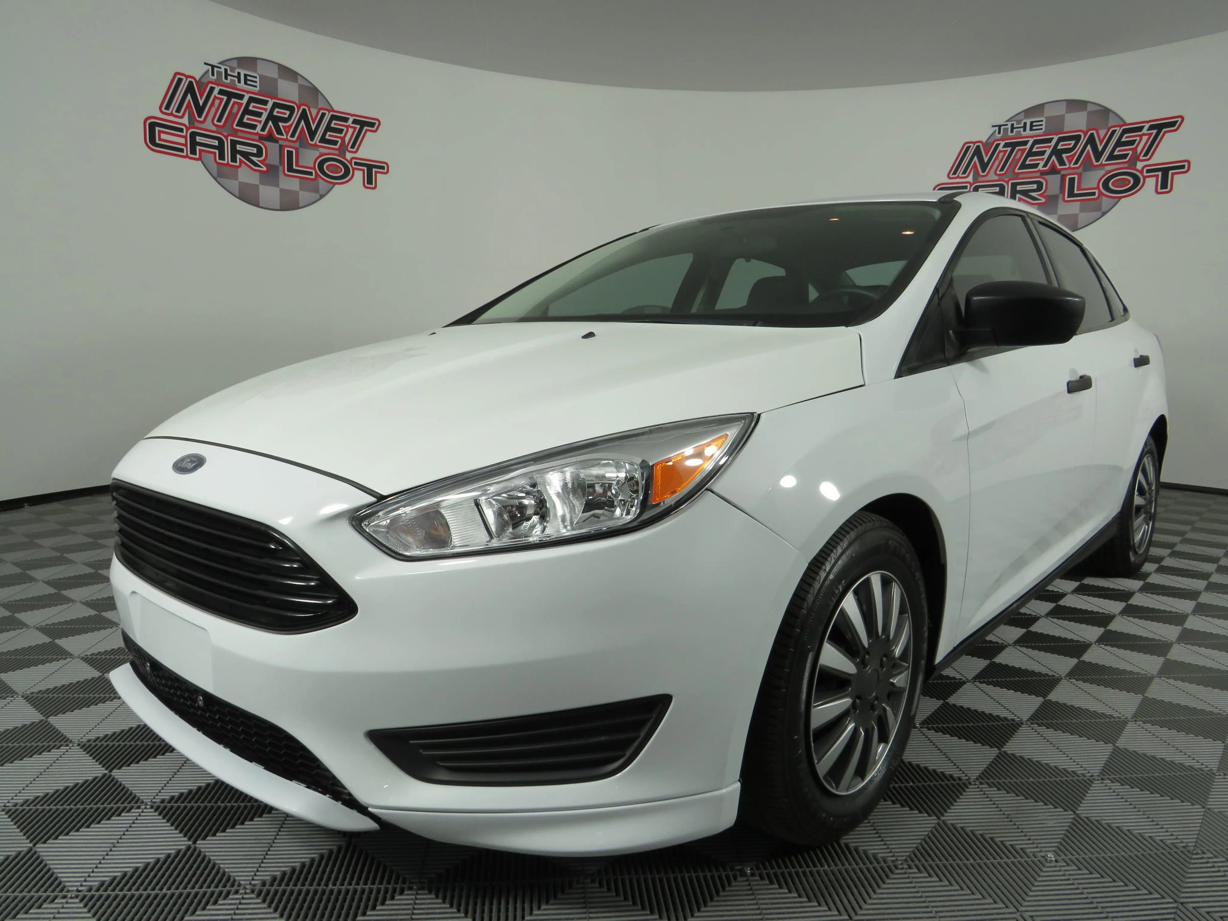 Used 2018 Ford Focus S FWD image 3