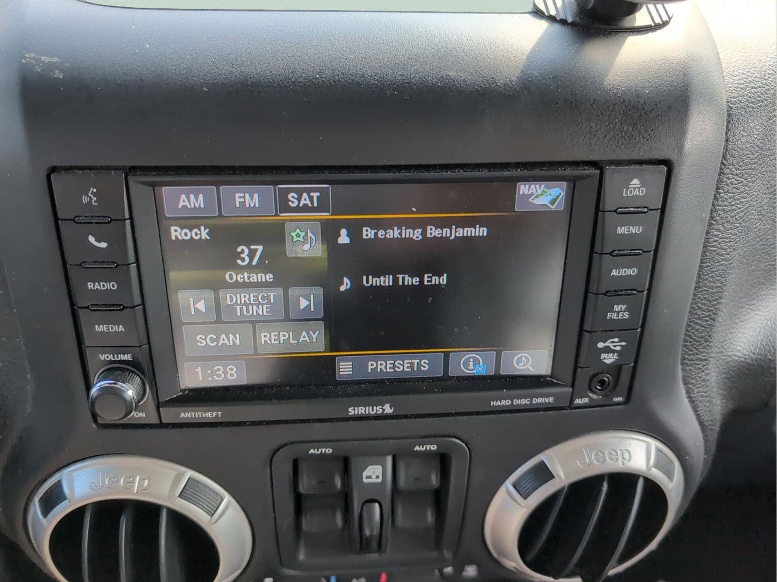 Certified 2018 Jeep Wrangler Unlimited Sahara image 16