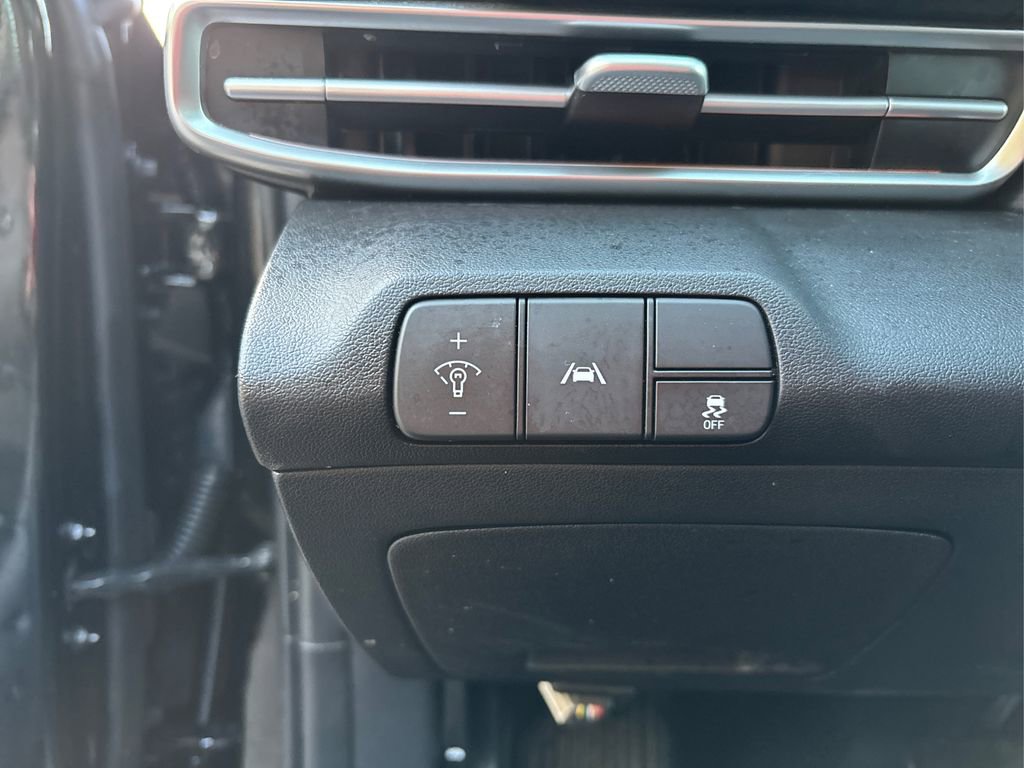 Certified 2023 Hyundai Elantra Limited image 36