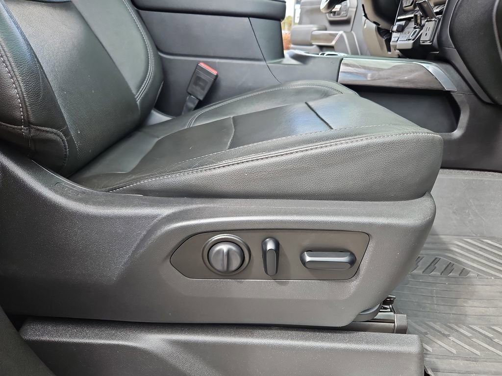 Used 2020 Chevrolet Silverado 2500 LTZ w/ LTZ Convenience Package image 27