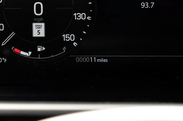 New 2026 Land Rover Defender 110 X-Dynamic SE AWD/4WD image 25