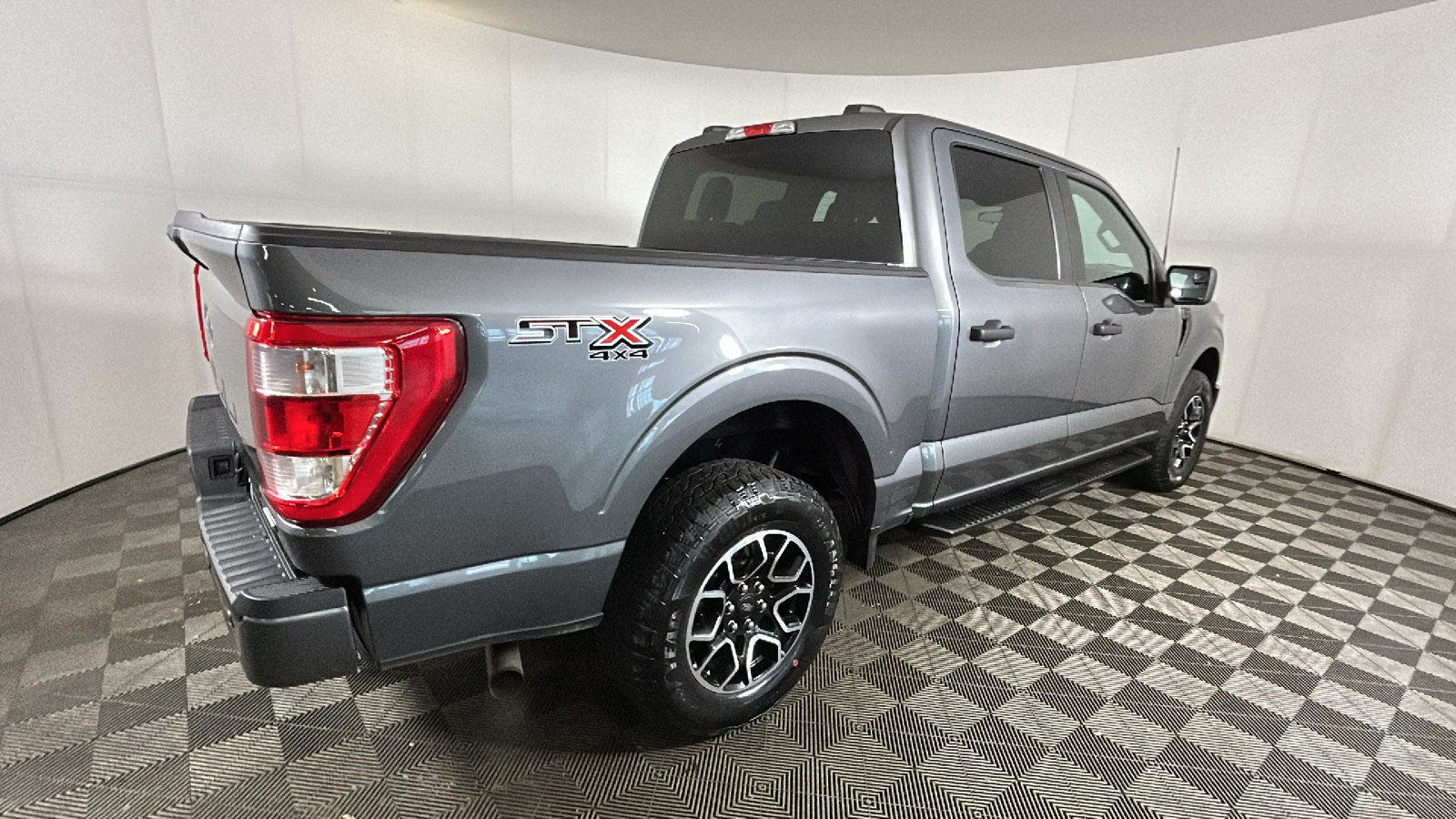 Used 2023 Ford F150 XL w/ XL STX Apperance Package AWD/4WD image 3