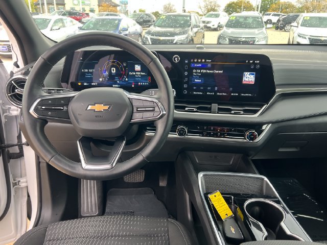 Certified 2025 Chevrolet Equinox LT AWD/4WD image 17