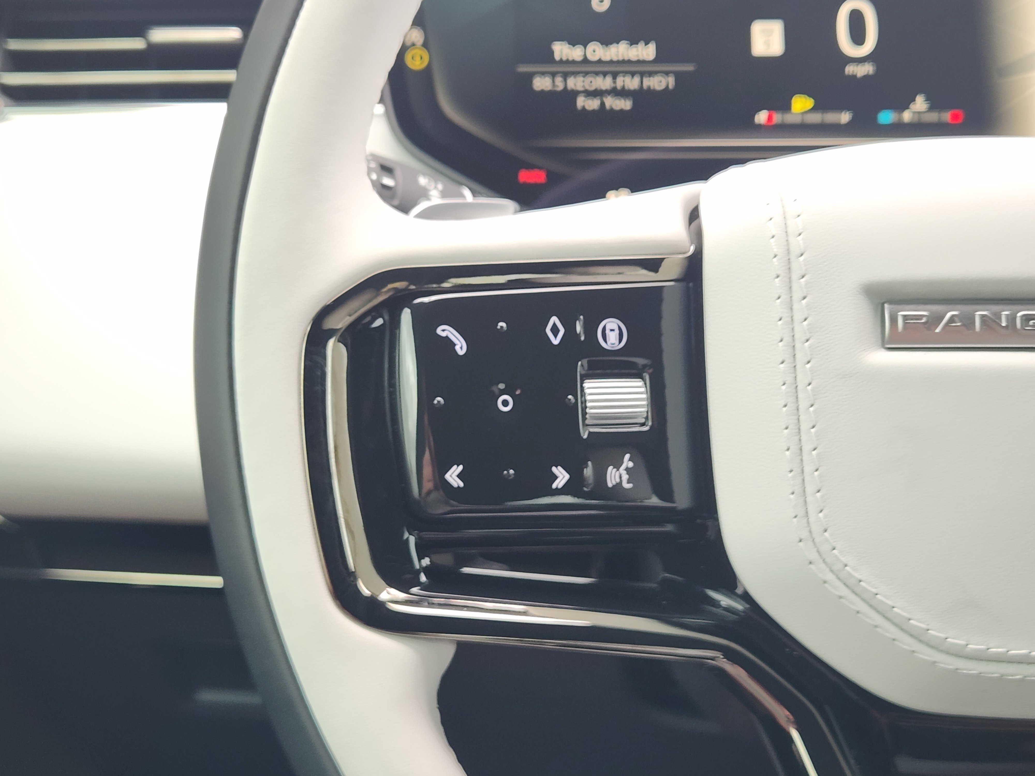 New 2026 Land Rover Range Rover Sport Dynamic SE AWD/4WD image 22