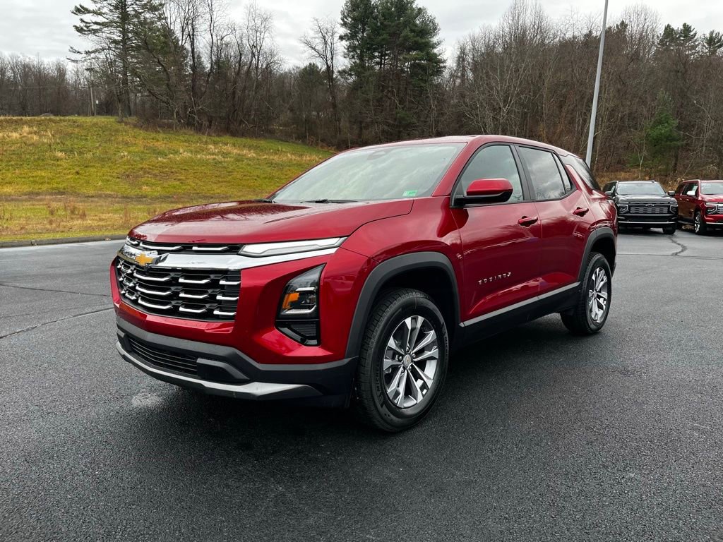 New 2026 Chevrolet Equinox LT image 2