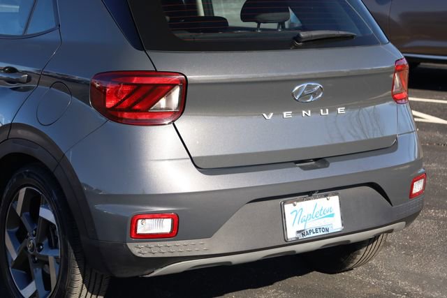 Used 2023 Hyundai Venue SEL image 7