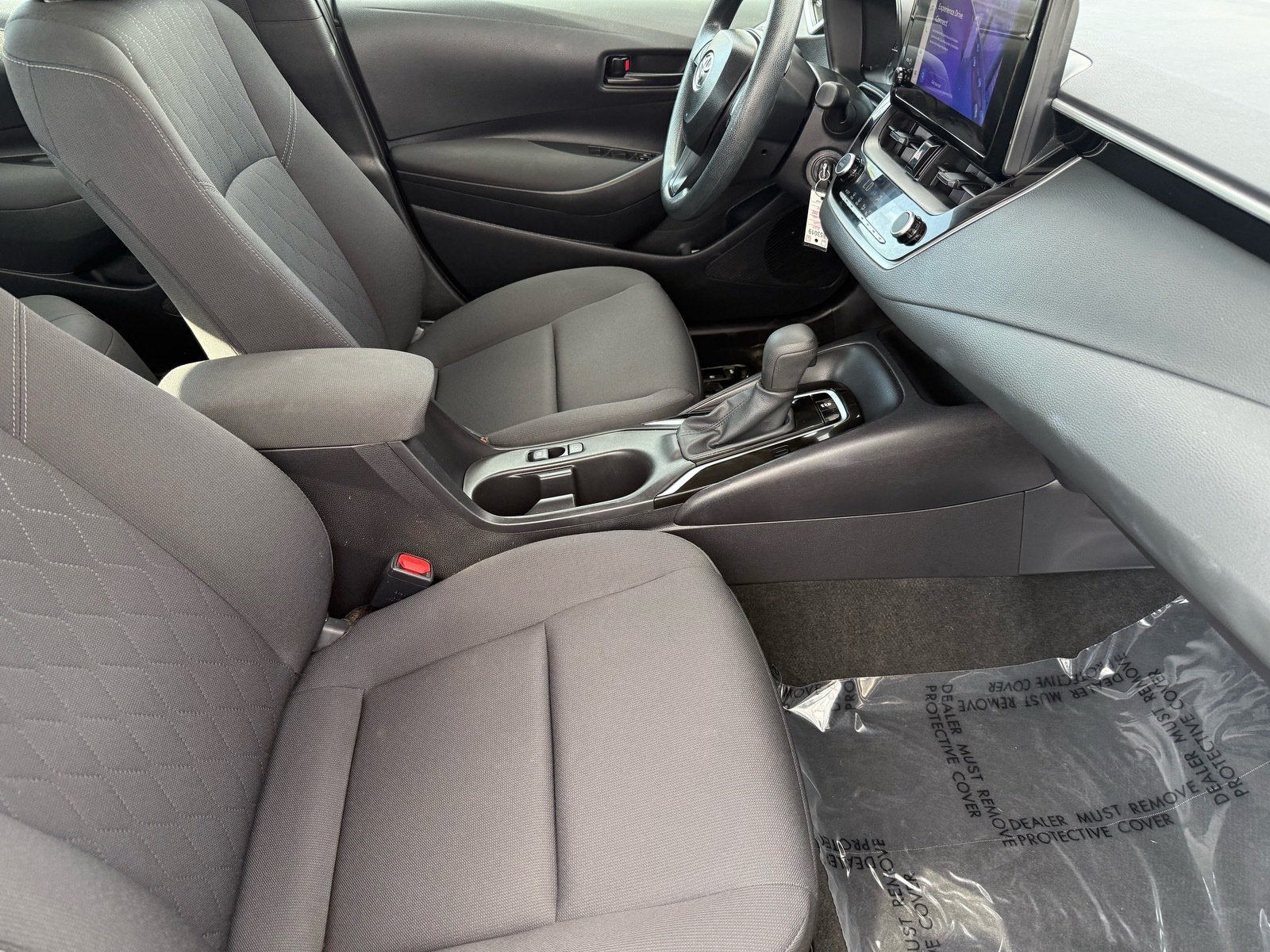 Used 2025 Toyota Corolla LE FWD image 30
