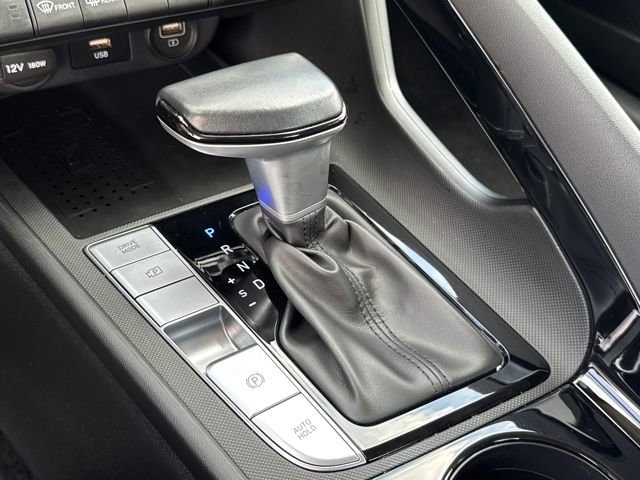 Used 2023 Hyundai Elantra Limited w/ Preferred Accessory Package image 15