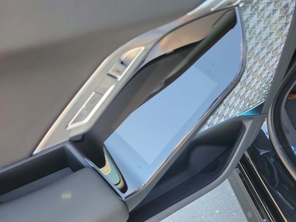 New 2026 BMW i7 M70 w/ Executive Package AWD/4WD image 17
