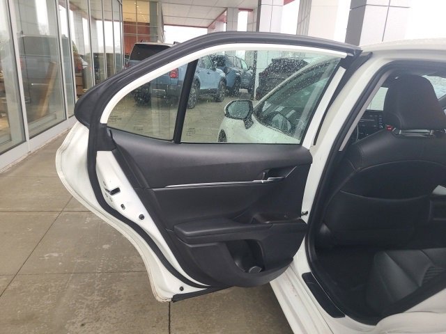 Used 2024 Toyota Camry SE image 14