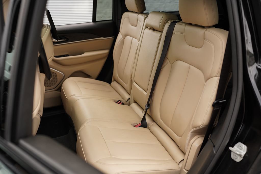 Used 2023 Jeep Grand Cherokee 4WD 4xe w/ Luxury Tech Group II image 24